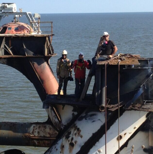 Thule Pheonix Off-Shore Rig